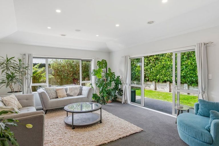 Photo of property in 8 Otupoa Way, Paraparaumu, 5032