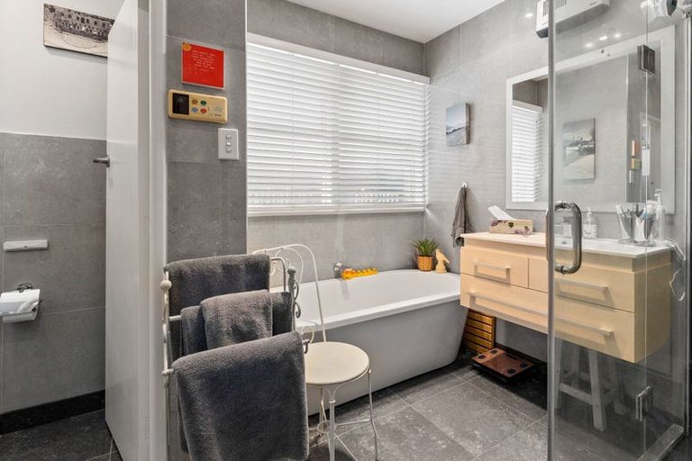 Photo of property in 149 Memorial Avenue, Burnside, Christchurch, 8053