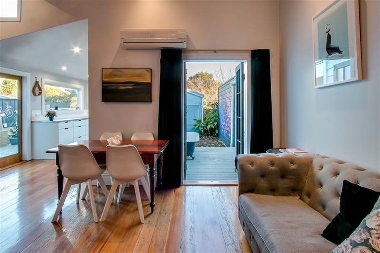 Photo of property in 8 Sale Street, Napier South, Napier, 4110