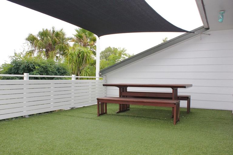 Photo of property in 99c Captain Scott Road, Glen Eden, Auckland, 0602