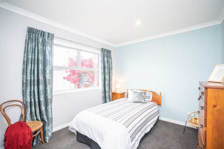 Photo of property in 32 Liberty Grove, Kelvin Grove, Palmerston North, 4414
