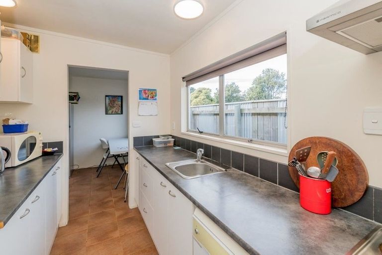 Photo of property in 16 Eruini Street, Waikanae Beach, Waikanae, 5036