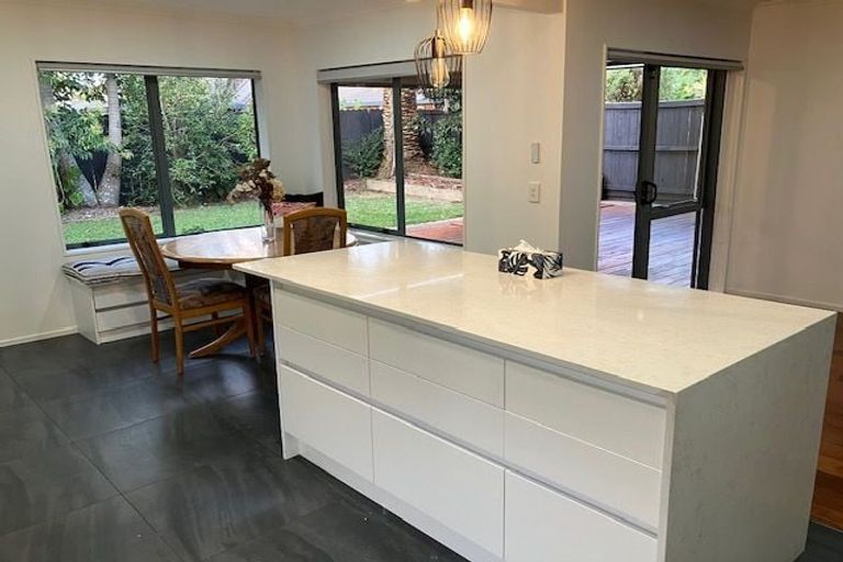 Photo of property in 8 Kalberry Place, East Tamaki, Auckland, 2016