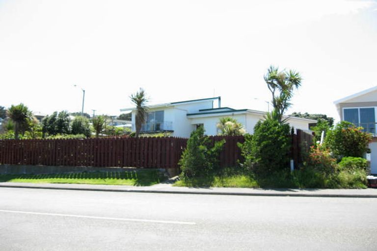 Photo of property in 1 Main Road, Titahi Bay, Porirua, 5022