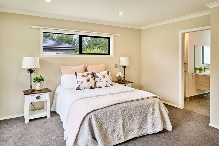 Photo of property in 96 Endeavour Drive, Whitby, Porirua, 5024