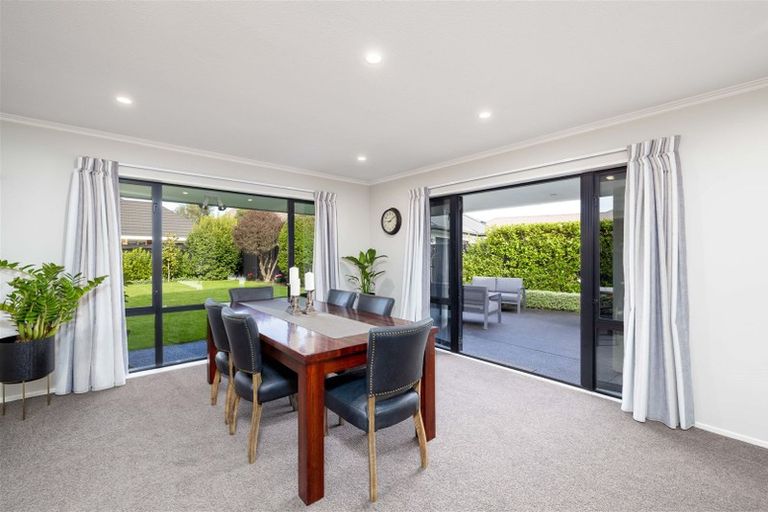 Photo of property in 15 Abingdon Court, Avonhead, Christchurch, 8042