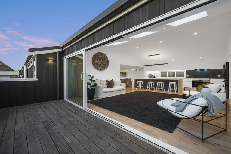 Photo of property in 112 Karewa Parade, Papamoa Beach, Papamoa, 3118