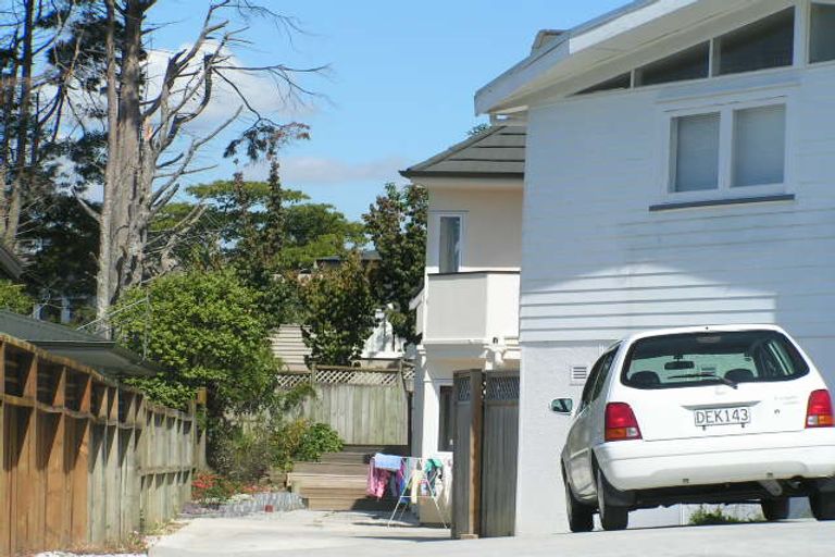 Photo of property in 2/135 Nile Road, Milford, Auckland, 0620