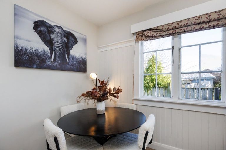 Photo of property in 2 Ngahina Street, Marton, 4710