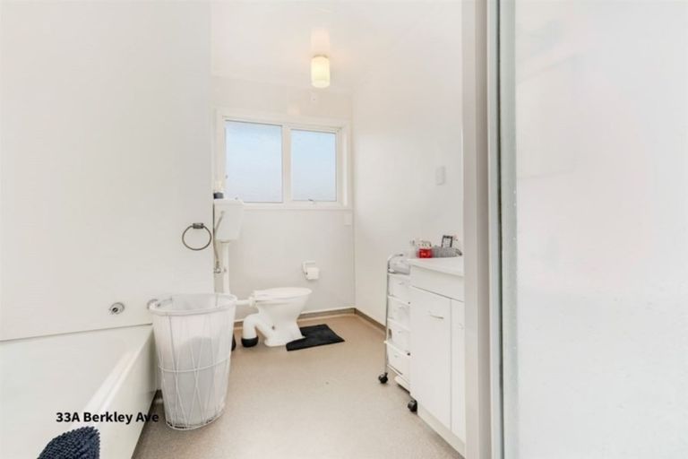 Photo of property in 33 Berkley Avenue, Hillcrest, Hamilton, 3216