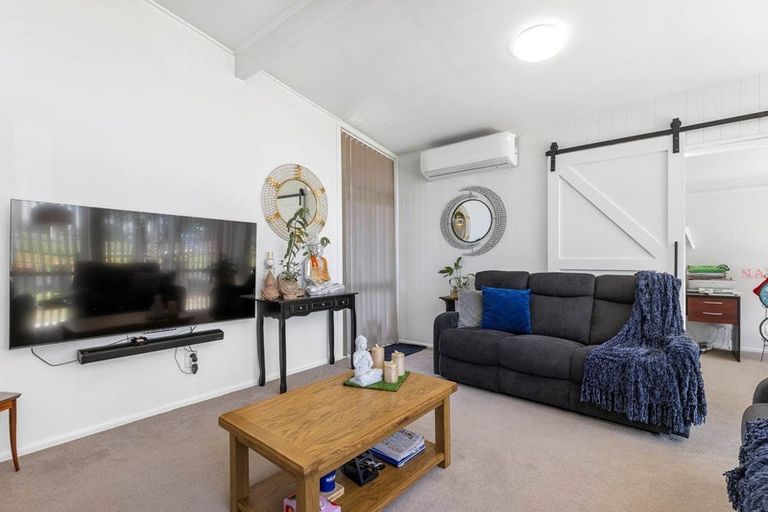 Photo of property in 45a Jellicoe Road, Manurewa, Auckland, 2102