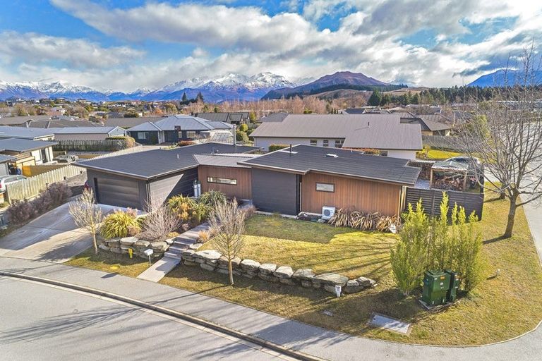 Photo of property in 112 Rob Roy Lane, Wanaka, 9305