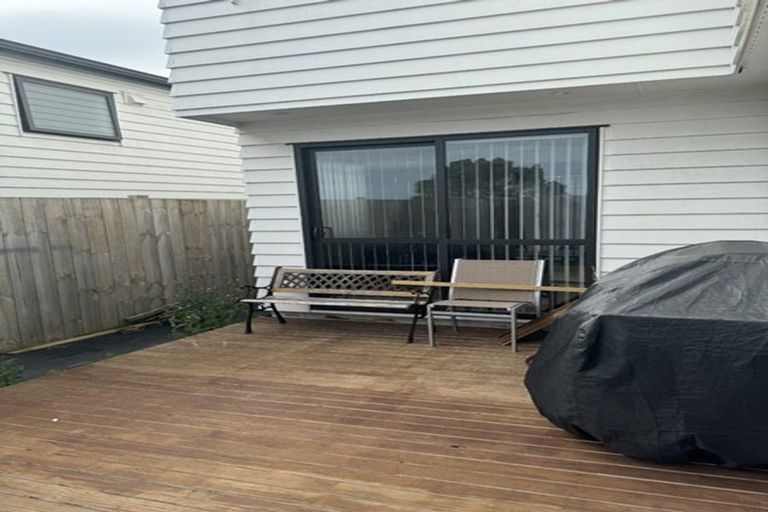 Photo of property in 27c Sunnyside Road, Sunnyvale, Auckland, 0612