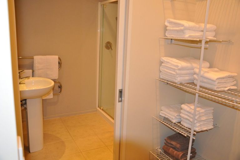 Photo of property in 30e Lyndon Street, Riccarton, Christchurch, 8041