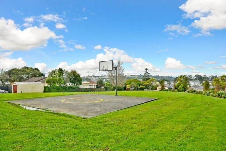 Photo of property in 2/9 Dalmatia Place, Henderson, Auckland, 0612