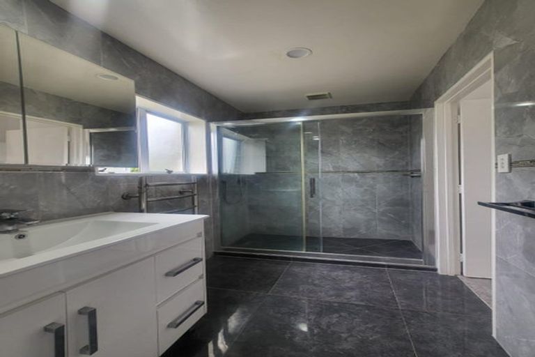 Photo of property in 17 Station Road, Pukekohe, 2120