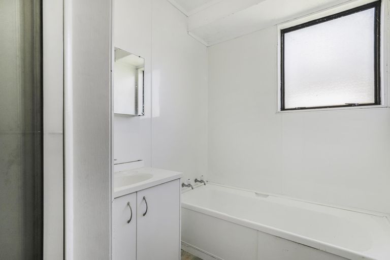 Photo of property in 1/14 Etherton Drive, Weymouth, Auckland, 2103