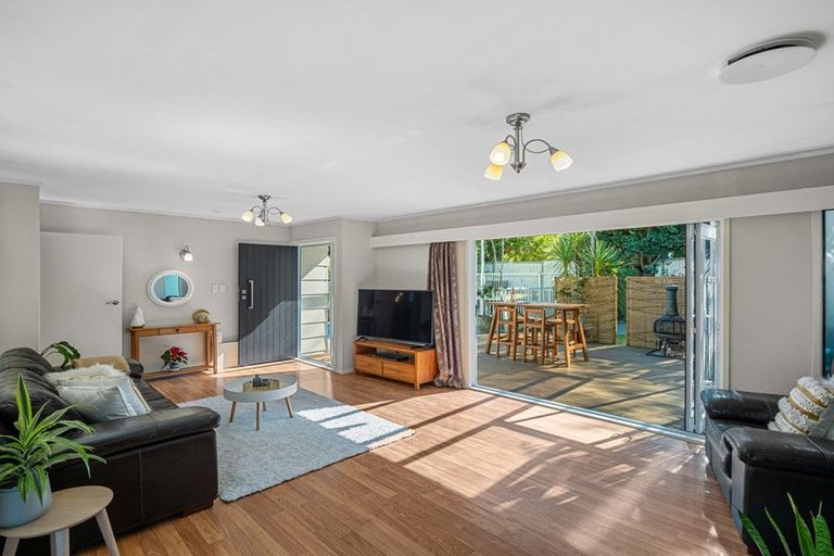 Photo of property in 8 Capricorn Place, Browns Bay, Auckland, 0630