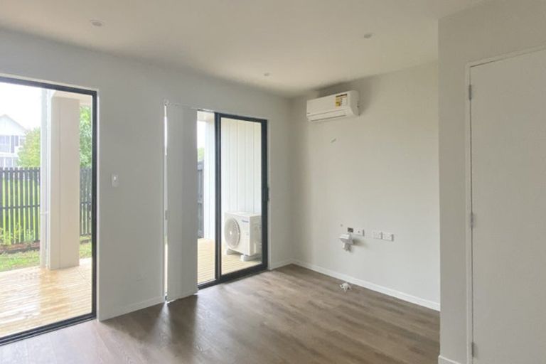 Photo of property in 28 Whai Hua Lane, Mangere Bridge, Auckland, 2022