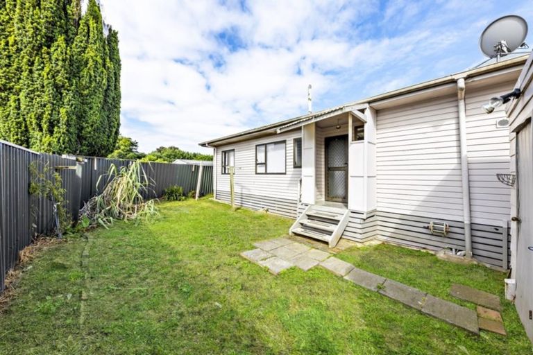Photo of property in 2/79 Victoria Road, Papatoetoe, Auckland, 2025