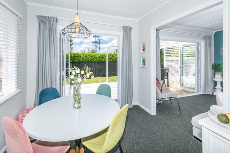 Photo of property in 15 Sandwich Road, St Andrews, Hamilton, 3200