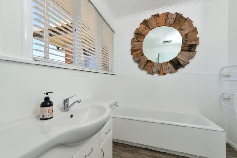 Photo of property in 1 Tarbett Road, Hillcrest, Hamilton, 3216