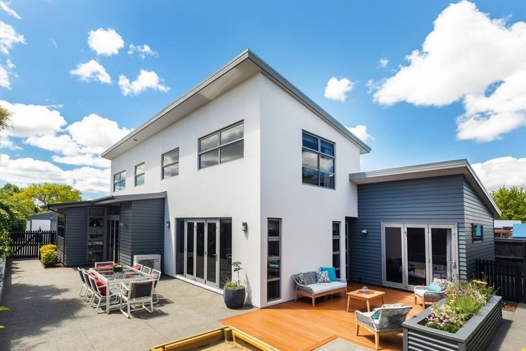 Photo of property in 15a Tomes Road, St Albans, Christchurch, 8052