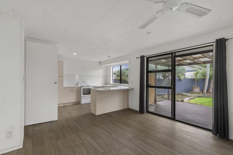 Photo of property in 18 Justamere Place, Weymouth, Auckland, 2103