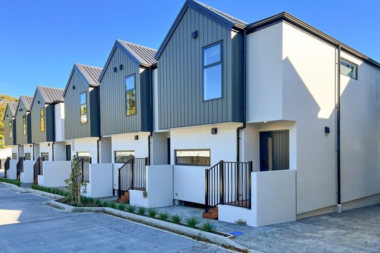 Photo of property in 4/48 Glen Road, Stokes Valley, Lower Hutt, 5019