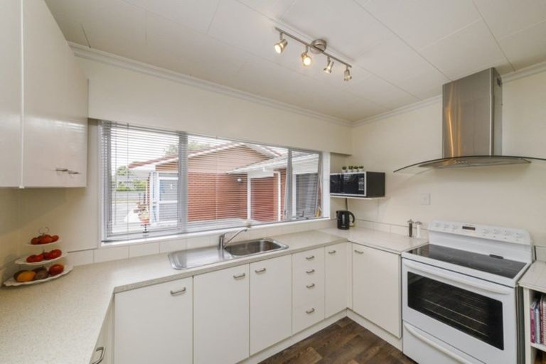 Photo of property in 14a Cecil Place, Cloverlea, Palmerston North, 4412
