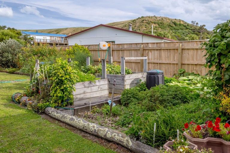 Photo of property in 89 Lake Ferry Road, Lake Ferry, Featherston, 5772