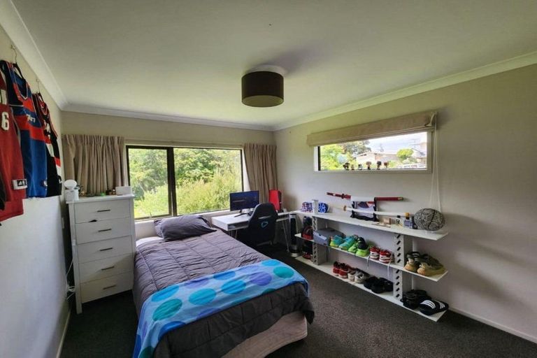Photo of property in 34 Omata Road, Marfell, New Plymouth, 4310