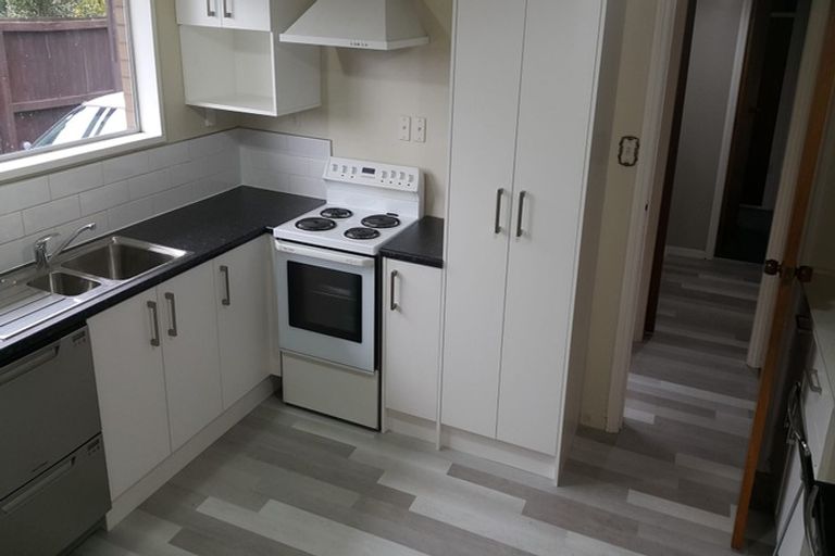 Photo of property in 210 Memorial Avenue, Burnside, Christchurch, 8053