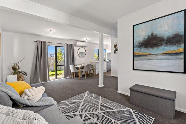 Photo of property in 26 Barneys Farm Road, Clendon Park, Auckland, 2103