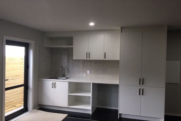 Photo of property in 62 Woodglen Road, Glen Eden, Auckland, 0602