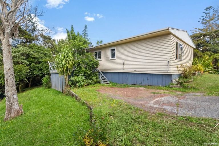 Photo of property in 22 Atkinson Road, Titirangi, Auckland, 0604