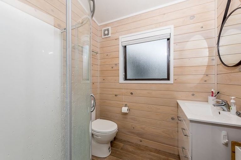 Photo of property in 30 Caribbean Drive, Unsworth Heights, Auckland, 0632