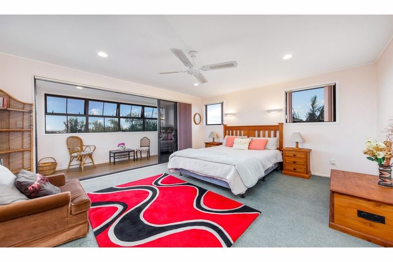 Photo of property in 16 San Lorenzo Rise, Henderson, Auckland, 0612