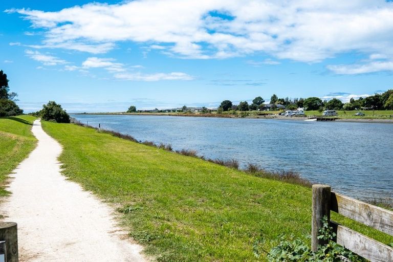 Photo of property in 4 Williamson Road, Clive, 4102