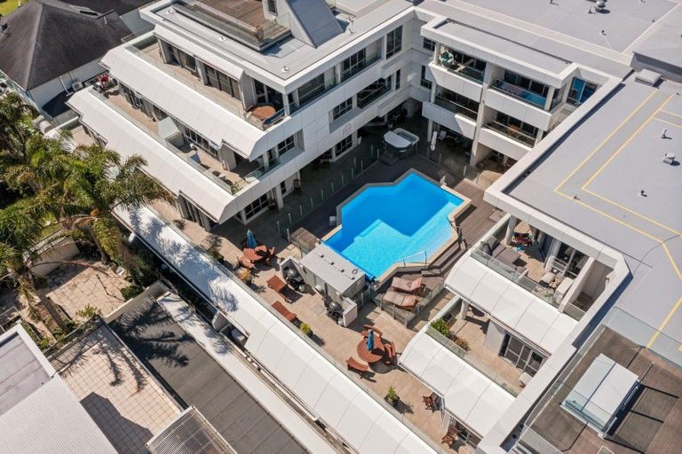 Photo of property in Anchorage Apartments, 408/36 Victoria Road, Mount Maunganui, 3116