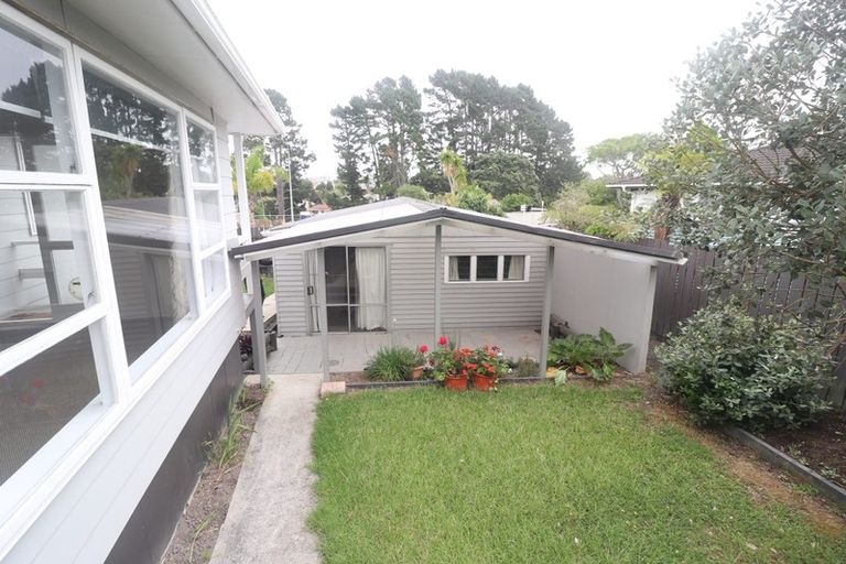 Photo of property in 54 Oreil Avenue, West Harbour, Auckland, 0618