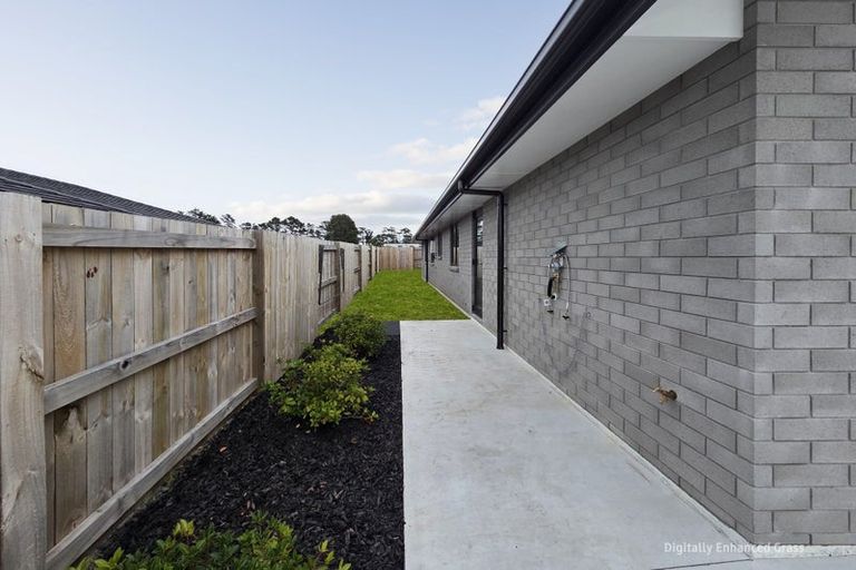 Photo of property in 57 Te Taniwha Road, One Tree Point, 0118