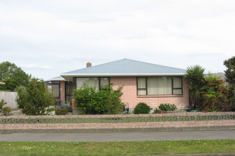 Photo of property in 61 Frensham Crescent, Woolston, Christchurch, 8062