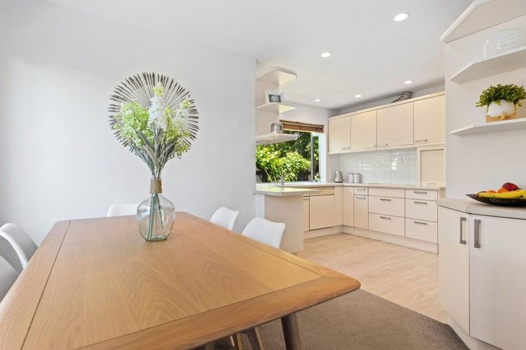 Photo of property in 52 Solomon Avenue, Redwood, Christchurch, 8051