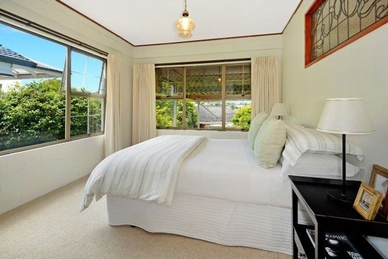 Photo of property in 1/37 Rangitoto Terrace, Milford, Auckland, 0620