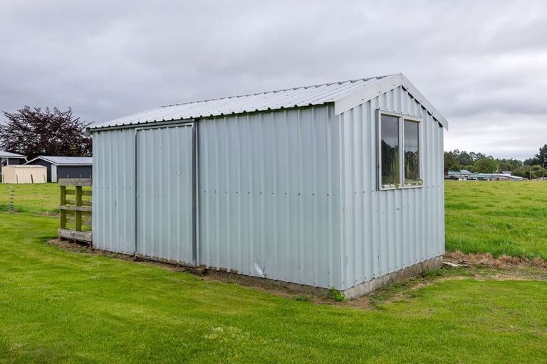 Photo of property in 55 Timaru Road, Waimate, 7924