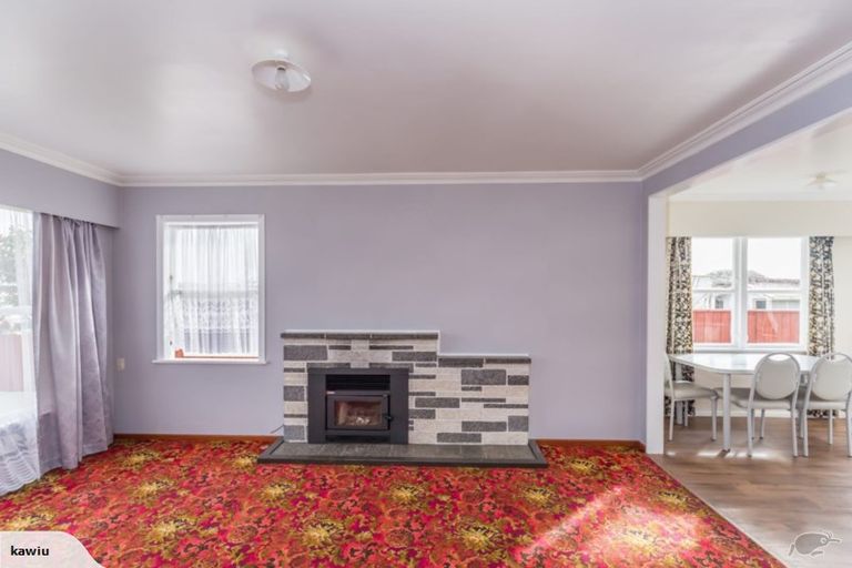 Photo of property in 9 Ross Street, Levin, 5510