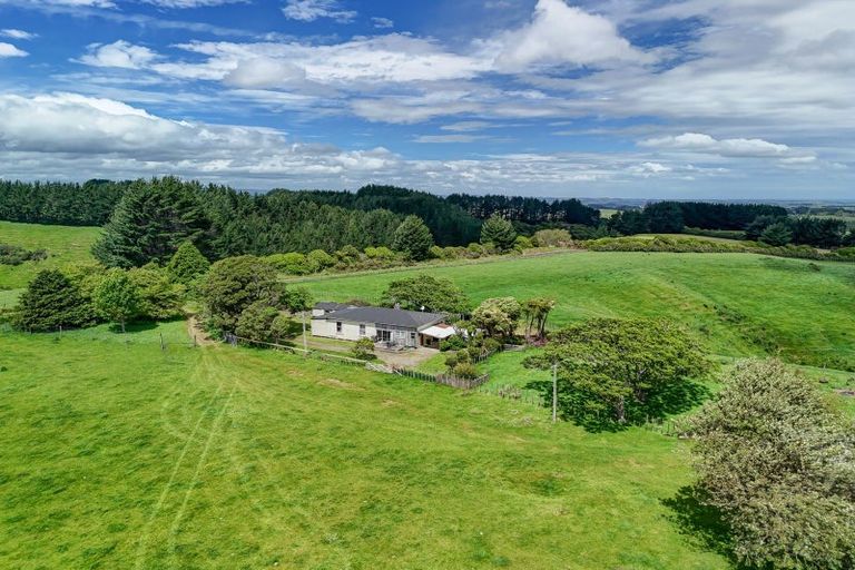 Photo of property in 1173 Karahaki Road, Waverley, 4591
