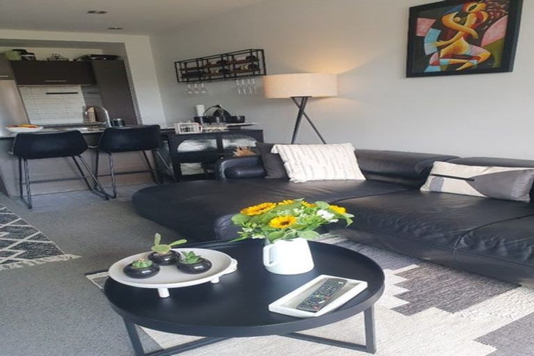 Photo of property in Shoal Haven Apartments, 307a/130 Anzac Street, Takapuna, Auckland, 0622
