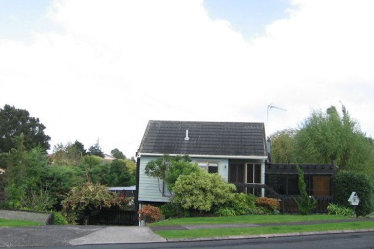 Photo of property in 1 Miramar Place, Pakuranga, Auckland, 2010